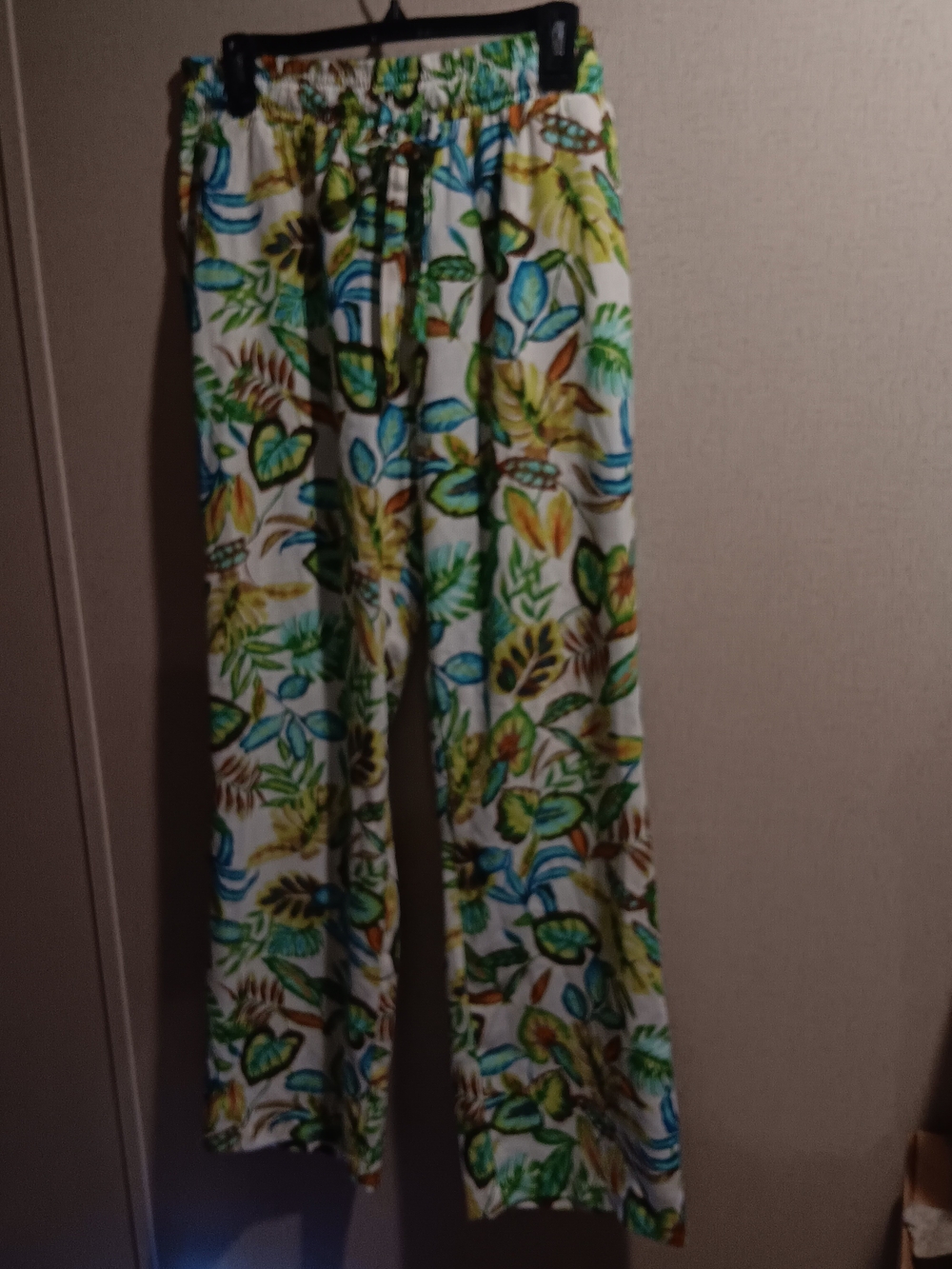 Soho White Wide-Leg Pants with Green, Blue & Yellow Leaf Print